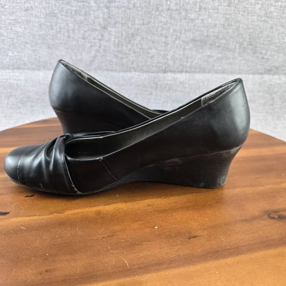 Black Wedge Heels With Knotted Detail By B.O.C. Women's‎ Size 10